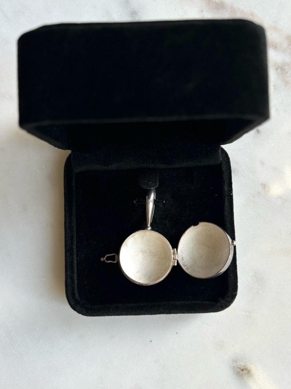 Silver Locket - Picture 2 of 4
